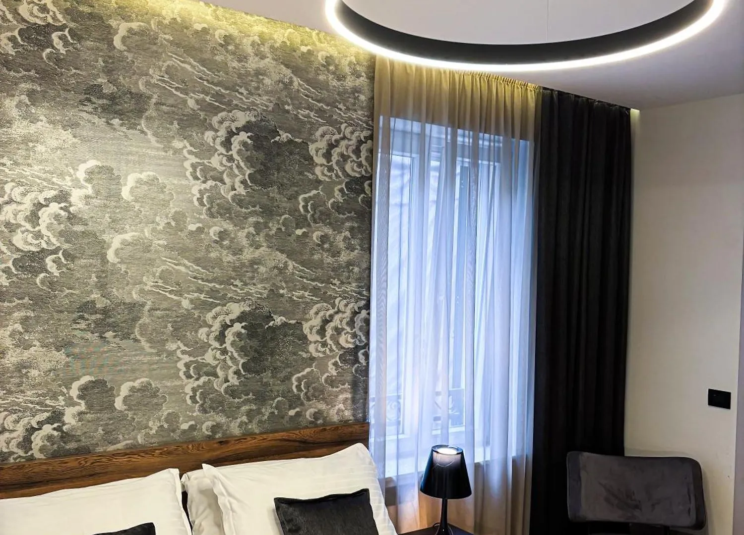 Calma Luxury Rooms Split Bed & Breakfast